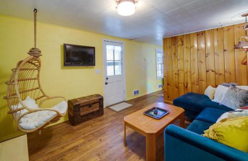 Newport House | Newport Cabin on Diamond Lake with Private Boat Dock