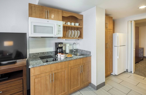 Yachting Village Resort | Newport Harbor, Rhode Island: 1BR w/City Views, FREE Wi-Fi, Close to Attractions