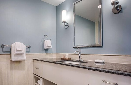 The Point Resort | Newport Waterfront 1 Bedroom