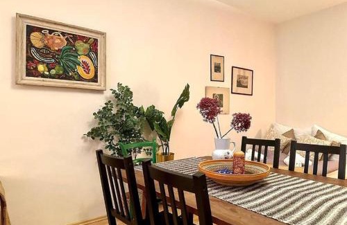 Josefstadt Apartment | Next To First District, Traditional Vienna Apartment