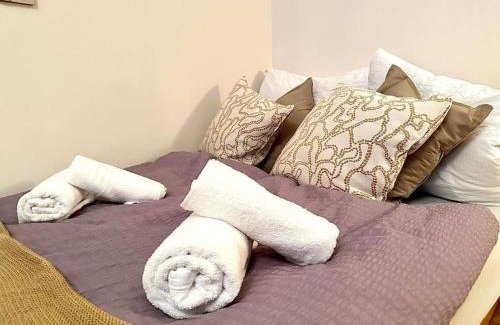 Josefstadt Apartment | Next To First District, Traditional Vienna Apartment