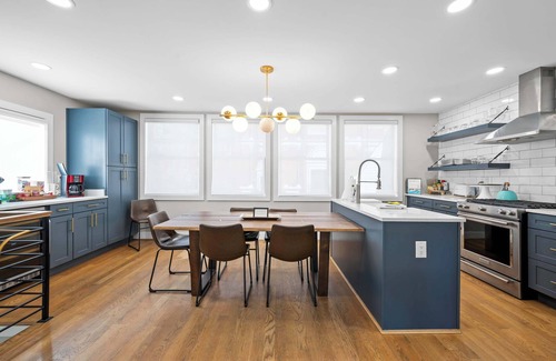 Mount Adams House | Next to Monastery Wedding Venue, 2BR w/Balcony