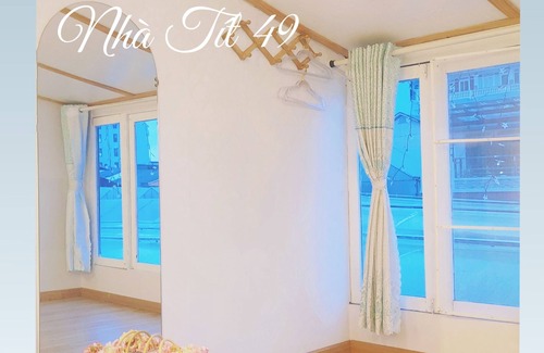 Phuong House | Ngôi nhà cuối hẻm yên tĩnh với tiếng chim hót, có ban công chill thật tuyệt vời