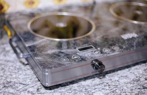 Mlingotini Apartment | Ngicha 1BDR APT: Wi-Fi, Netflix, Books, Games +