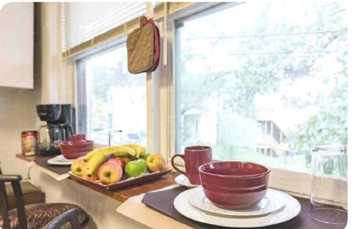 Pittsburgh Apartment | nGreat Apartment minutes from Downtown Pittsburgh! Hassle free check-in & Wi-Fi.