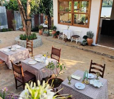 Bao Loc Ski Chalet | Nhà Bên Hồ- The Peace's House