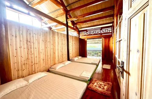 Bac Ha House | Nhà sàn Mây Trắng - Nhà sàn mới dựng còn thơm mùi gỗ