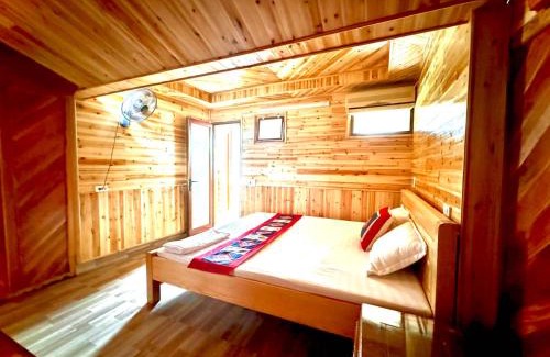 Bac Ha House | Nhà sàn Mây Trắng - Nhà sàn mới dựng còn thơm mùi gỗ