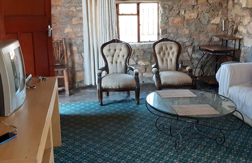 Ruwa Cottage | Nhaka Savaal Cottages