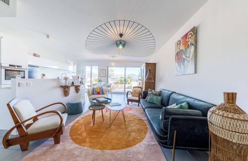 Saint-Sylvestre Apartment | NICE 130m2 Terrace with PANORAMIC VIEW, Swimming Pool, Free Parking, A/C, WIFI