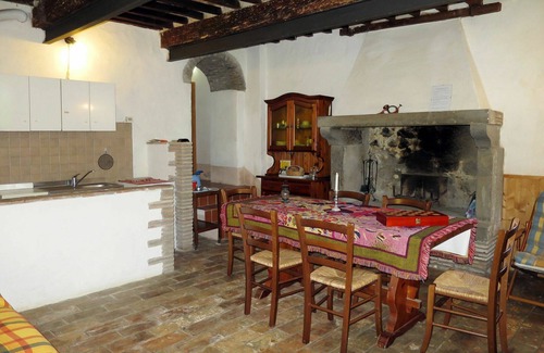 Bagnoregio Villa | Nice apartment in villa for 4 people with pool, WIFI and patio