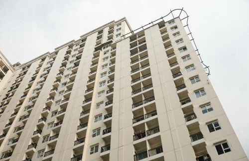 Depok Apartment | Nice and Cozy 2BR at Cinere Resort Apartment By Travelio
