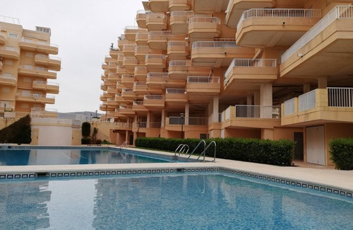 Xeraco Apartment | Nice and spacious third floor apartment with a large glazed terrace facing south-west.