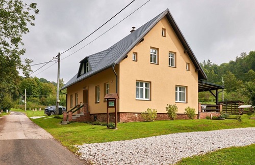 Rudnik Apartment | Nice apartment for 5 guests with WIFI, TV, patio and panoramic view