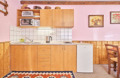 Starkov Villa | Nice apartment in villa for 4 people with pool, WIFI, TV, patio and pets allowed