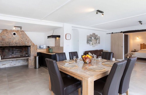 Macanet de la Selva House | Nice apartment in villa for 6 guests with A/C, WIFI, private pool, TV, patio and parking