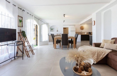 Macanet de la Selva House | Nice apartment in villa for 6 guests with A/C, WIFI, private pool, TV, patio and parking