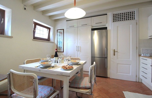 Colognola ai Colli Apartment | Nice apartment for 5 people with WIFI, pool, A/C and TV, close to Verona