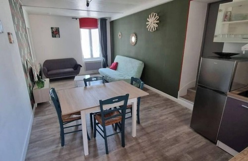 Chatellerault Apartment | Nice apartment. 2 to 8 pers. 20 min from futuroscope
