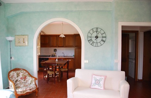 Castelfiorentino Villa | Nice apartment in villa with pool, WIFI, patio and panoramic view, close to San Gimignano