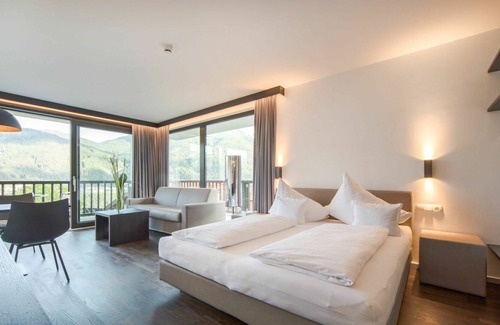 Telfes im Stubai Apartment | Nice apartment for 4 people with WIFI, pool, TV, terrace, pets allowed and parking