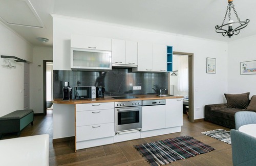 Balatonszarszo Apartment | Nice apartment for 5 guests with WIFI, A/C, TV and balcony