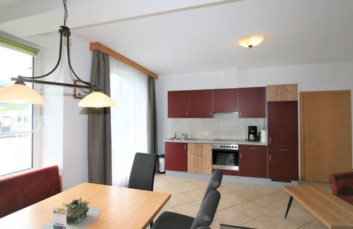 Stumm Apartment | Nice apartment for 10 people with WIFI, pool, TV, terrace and pets allowed
