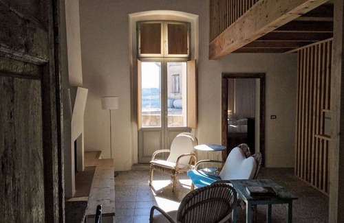 Strongoli Apartment | Nice apartment for 4 guests with WIFI, balcony, pets allowed and panoramic view
