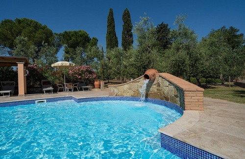 Peccioli Apartment | Nice apartment for 4 people with A/C, WIFI, pool, TV, pets allowed and panoramic view
