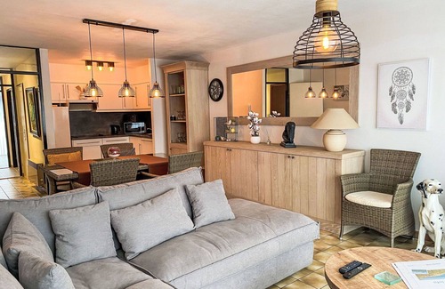 Bredene Apartment | Nice apartment for 4 people with WIFI, TV, balcony and pets allowed