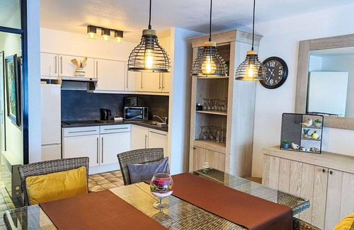 Bredene Apartment | Nice apartment for 4 people with WIFI, TV, balcony and pets allowed