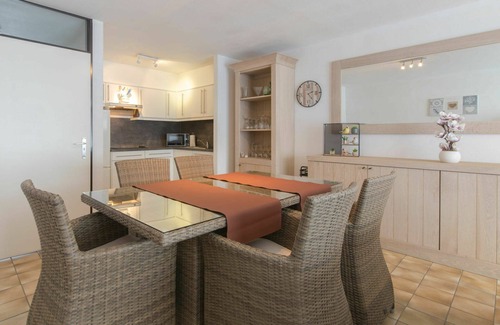 Bredene Apartment | Nice apartment for 4 people with WIFI, TV, balcony and pets allowed
