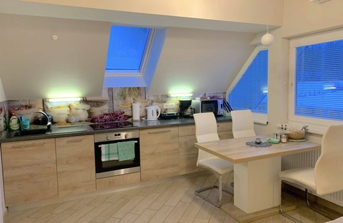 Lesce Apartment | Nice apartment for 4 guests with WIFI, A/C, pool, TV and patio