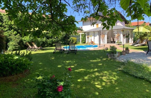 Lesce Apartment | Nice apartment for 4 guests with WIFI, A/C, pool, TV and patio