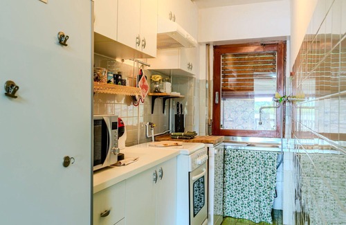 Monvalle Apartment | Nice apartment for 5 people with pool, WIFI, TV, balcony and pets allowed