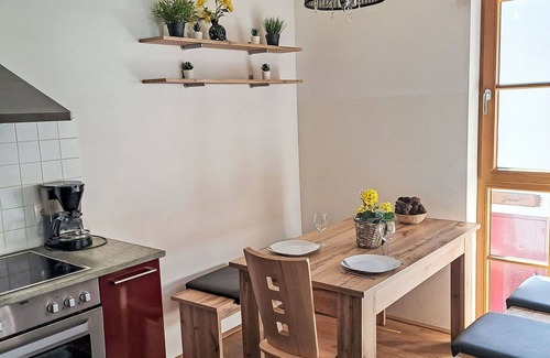 Rauris Apartment | Nice apartment for 6 guests with WIFI, pool, TV, terrace, pets allowed and parking
