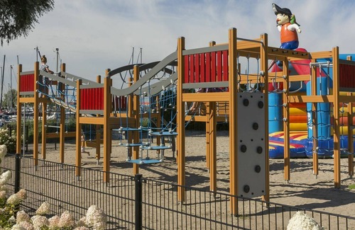 's-Gravendeel Apartment | Nice apartment for 6 guests with WIFI, TV, terrace and parking