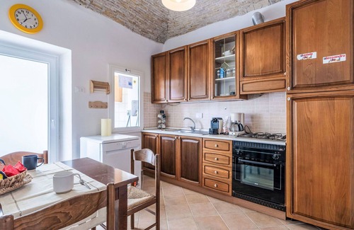 Dolcedo Apartment | Nice apartment for 6 people with WIFI, TV, balcony, pets allowed and parking