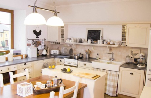 Lukavice Apartment | Nice apartment for 6 people with WIFI, pool, TV and patio