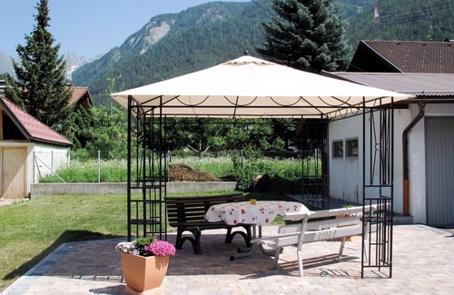 Prutz Apartment | Nice apartment for 7 guests with WIFI, TV, terrace, pets allowed and parking