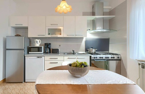 Debeljuhi Apartment | Nice apartment for 7 people with pool, A/C, WIFI, TV and balcony