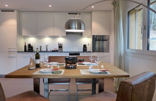 Blausee Apartment | Nice apartment for 4 guests with WIFI, TV, balcony, pets allowed and panoramic view