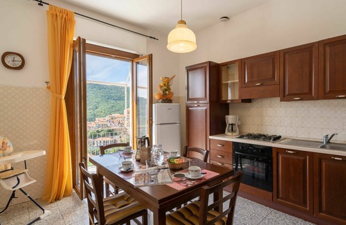 Pietrabruna Apartment | Nice apartment for 5 guests with WIFI, TV, terrace and panoramic view