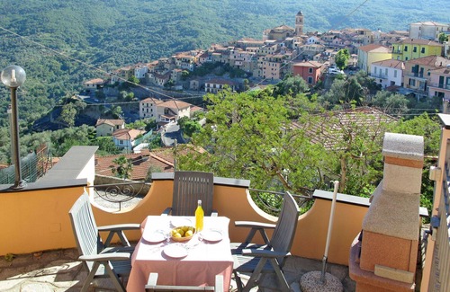 Pietrabruna Apartment | Nice apartment for 5 guests with WIFI, TV, terrace and panoramic view