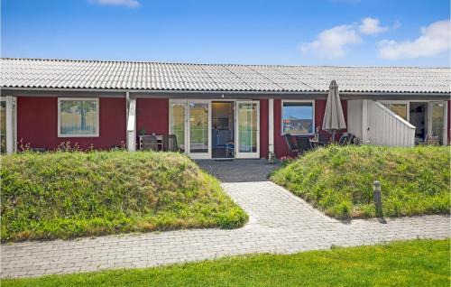 Akirkeby Apartment | Nice Apartment In Aakirkeby