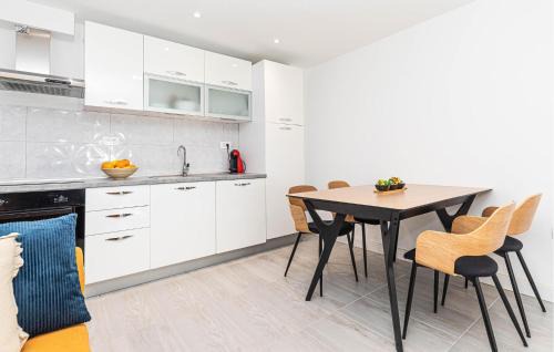 Kamen Apartment | Nice Apartment In Kamen With Wifi