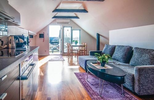 Klintehamn Apartment | Nice apartment in Klintehamn with WiFi