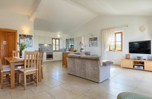 Bibali House | Nice apartment in villa for 5 guests with A/C, WIFI, pool, TV and terrace