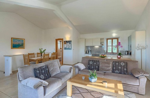 Bibali House | Nice apartment in villa for 5 guests with A/C, WIFI, pool, TV and terrace