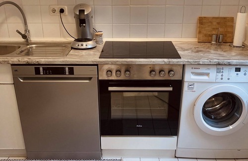 Schoenefeld Apartment | Nice apartment with balcony near the airport